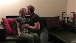 Jeune couple Amateur de sexe et de tarte à la crème