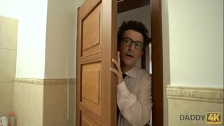 DADDY4K. Testa Moderna Seder