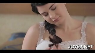 Prurient लुसी एल बिस्तारै नाङ्गो रही बस मजा लागि