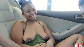 Βρώμικη Πόρνη παίρνει fucked έξω