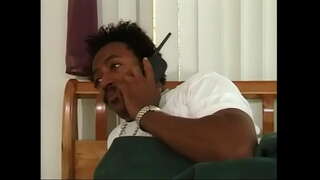 ���៊ិចស៊ីខ្មៅស្ត្រីម្នាក់ជាមួយនឹងសក់ក្រហមនិងធំសុដន់ផ្តល់ឱ្យ BJ បន្ទាប់មកទទួលបាន cunt របស់នាងពោរពេញទៅដោយខ្មៅមេផ្ទះ